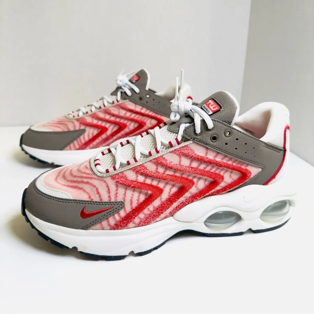 Men’s Nike Air Max TW DQ3984 002 size 10.5 bone/Red Clay-Olive Grey color NEW!